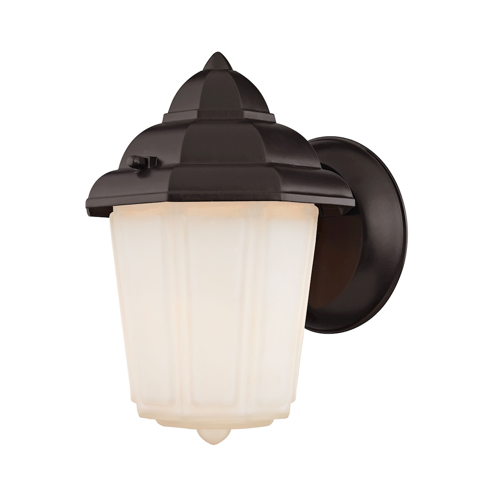 Thomas - Cotswold 9&#39;&#39; High 1-Light Outdoor Sconce - Oil Rubbed Bronze